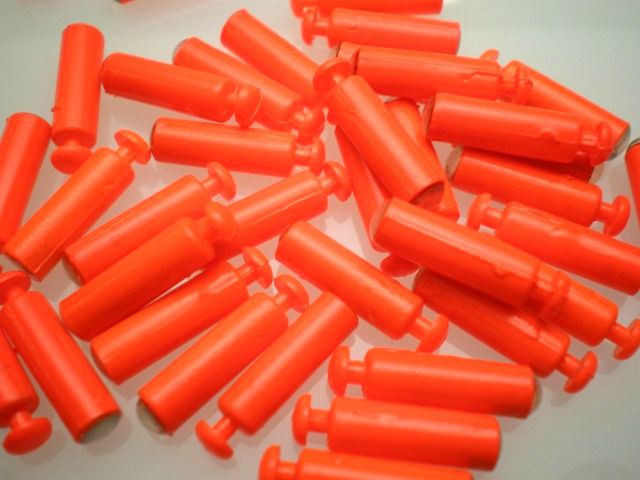 small mushroom rattle orange 20 pk