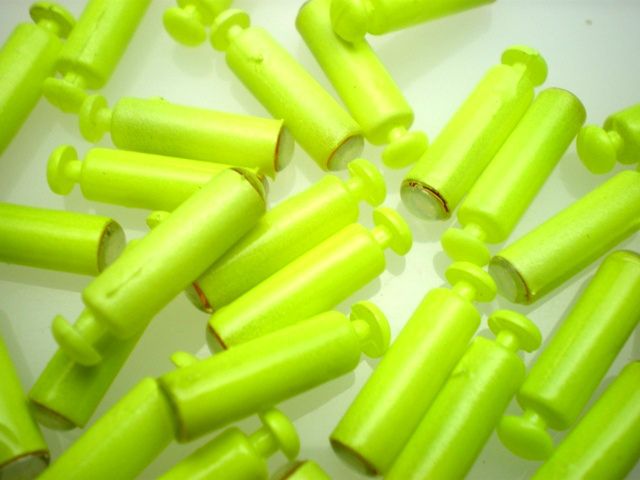 small mushroom rattle chartreuse 20 pk